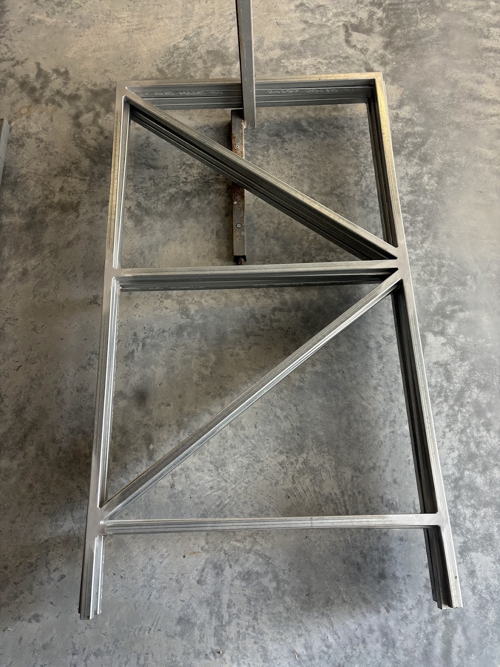 Nomad Fencing & Gates | 28 Cobains Rd, Sale VIC 3850, Australia | Phone: 0413 255 783