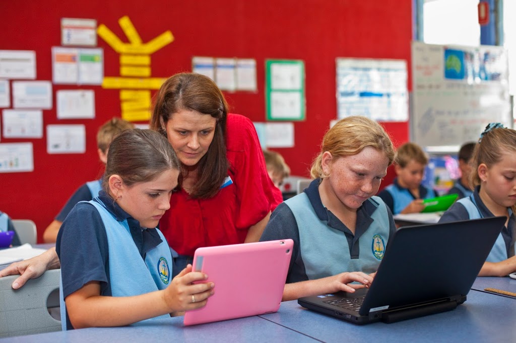 St Anthonys School | school | 3 Hyde St, Dimbulah QLD 4872, Australia | 0740935319 OR +61 7 4093 5319