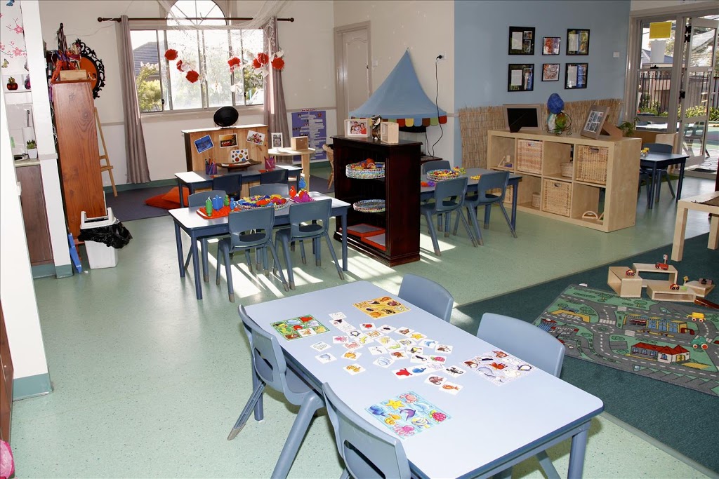Community Kids Middleton Grange Early Education Centre | school | 10/12 Broadbent Ave, Middleton Grange NSW 2171, Australia | 1800411604 OR +61 1800 411 604