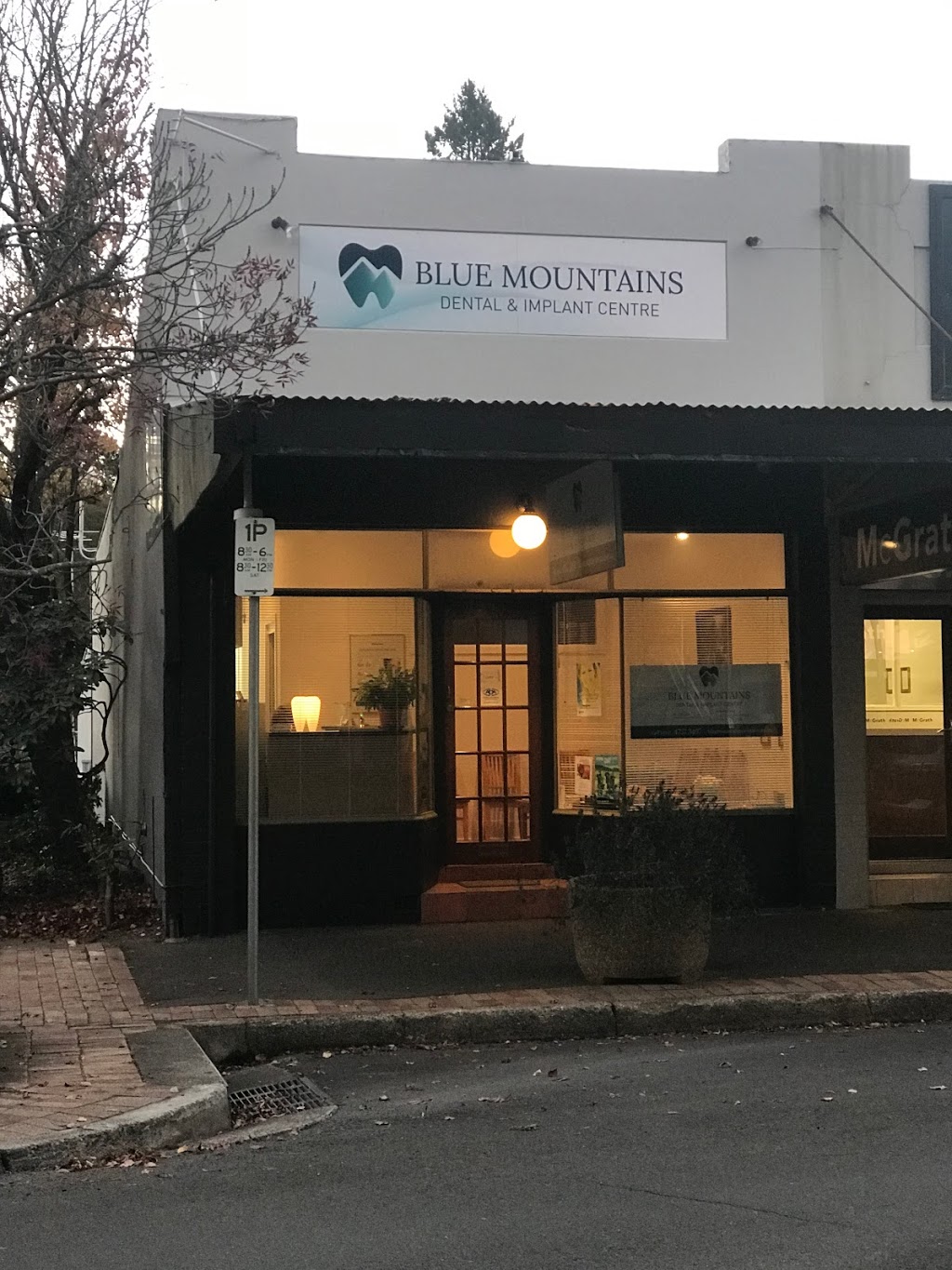 Blue Mountains Dental & Implant Centre | dentist | 17 Station St, Wentworth Falls NSW 2782, Australia | 0247573497 OR +61 2 4757 3497