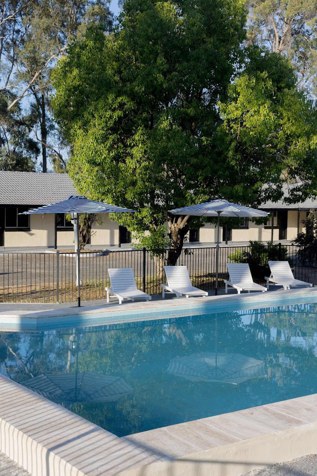 Mu S Boutique Motel | 9318 Newell Hwy, Coonabarabran NSW 2357, Australia | Phone: (02) 6842 1766