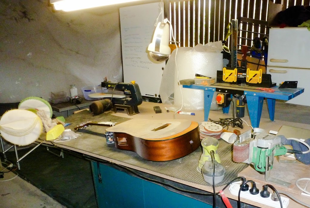 John Miner - Banjo, Guitar, Ukulele, Mandolin Repairs & Sales. | electronics store | 111 Cinderella Dr, Springwood QLD 4127, Australia | 0421046273 OR +61 421 046 273