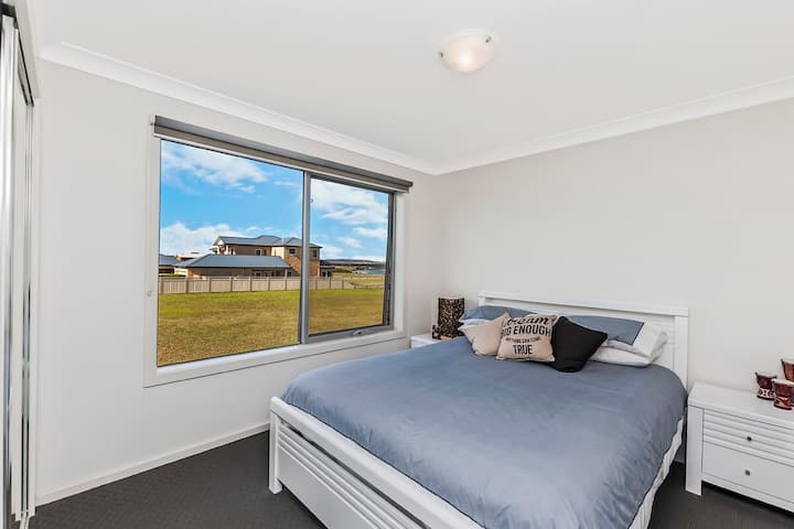 Bay Views on Seaview | lodging | 11 Seaview Terrace, Portland North VIC 3305, Australia | 0410544993 OR +61 410 544 993