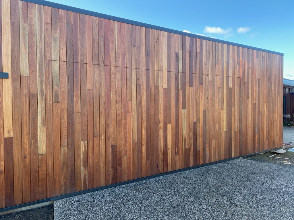 On The Mark Garage Doors | Kyeema Pl, Cambridge TAS 7170, Australia | Phone: 0459 846 551