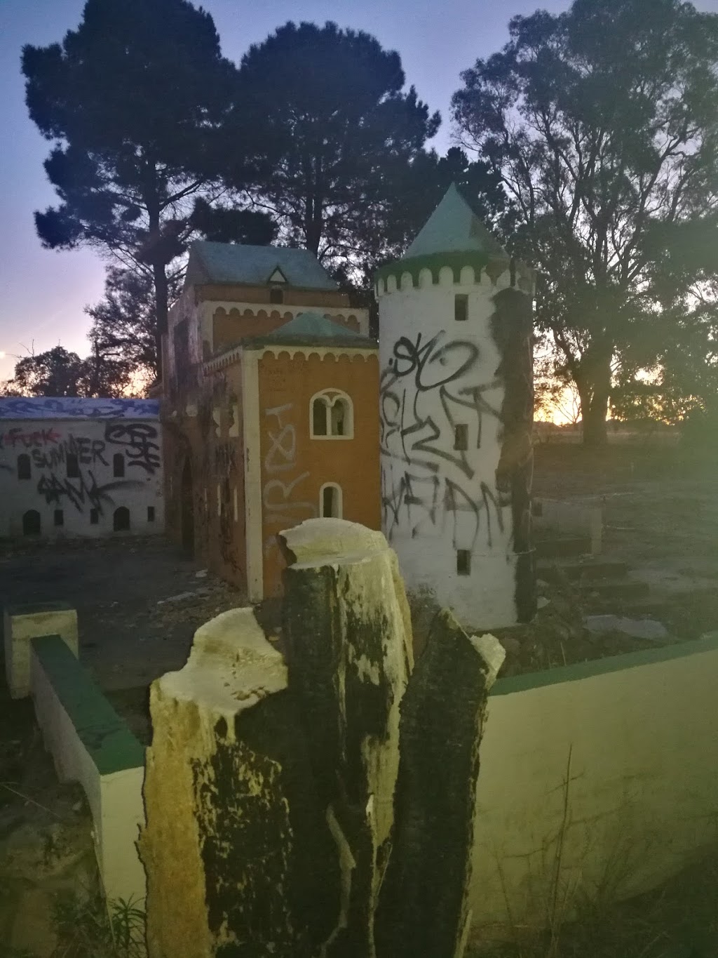 Broken castle | museum | 98 Leisure Way, Halls Head WA 6210, Australia