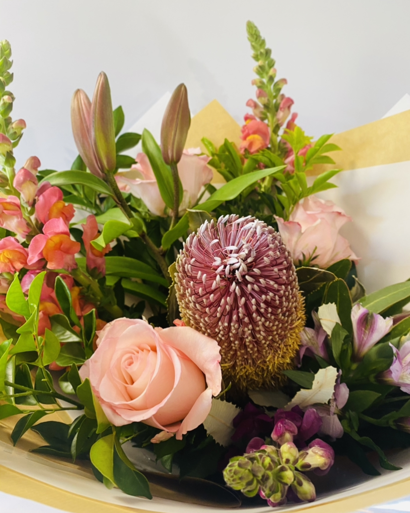 Radford & Siebuhr Florists | 23 Angus St, Rangeville QLD 4350, Australia | Phone: (07) 4632 1644