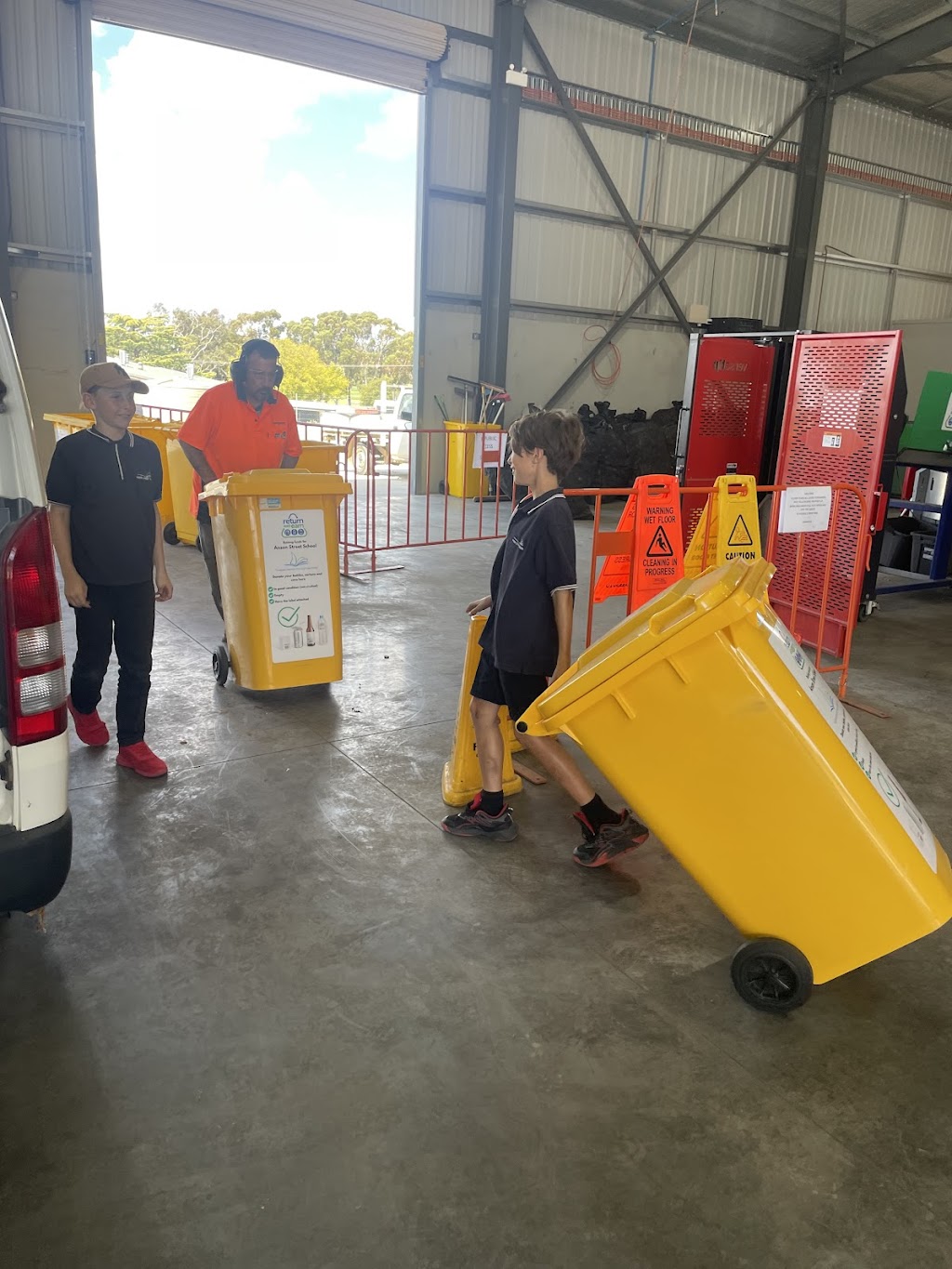 Orange Return and Earn Depot | 1635 Forest Rd, Orange NSW 2800, Australia | Phone: (02) 6365 6500