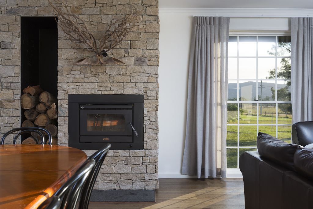 Harkham House and Lodge BOOK DIRECT WITH OWNER | 266 De Beyers Rd, Pokolbin NSW 2320, Australia | Phone: 0420 596 266