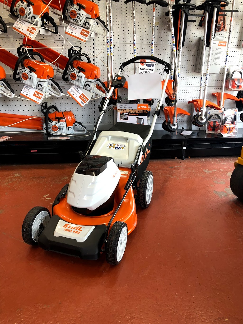 STIHL Mowers & Chainsaws Tumut | 147 Wynyard St, Tumut NSW 2720, Australia | Phone: (02) 6947 1744