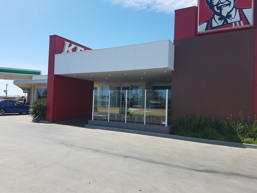 KFC Tarneit | 410 Derrimut Rd, Tarneit VIC 3029, Australia | Phone: (03) 9748 3170