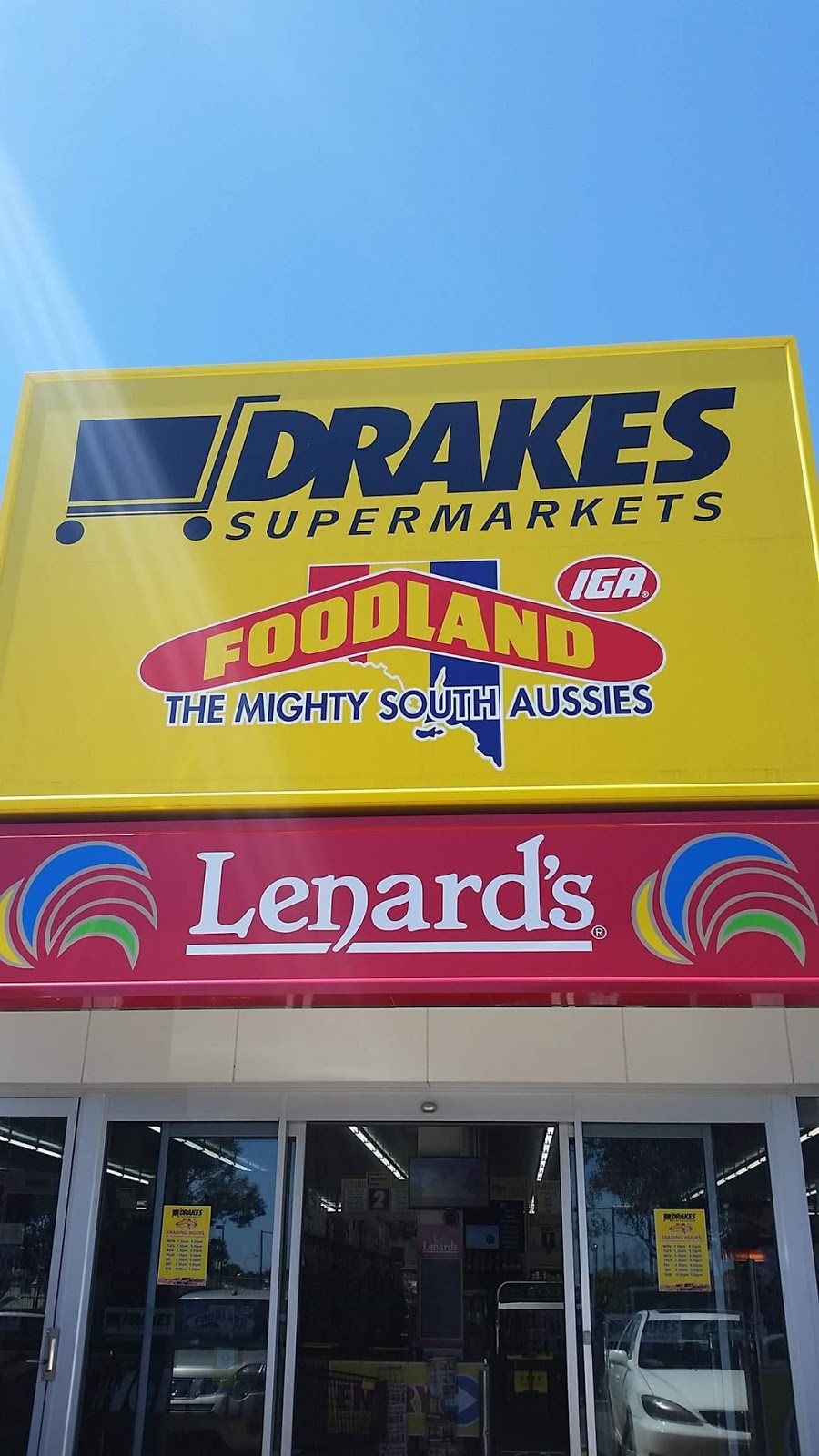 Drakes Surrey Downs Foodland | store | 246 Golden Grove Rd, Surrey Downs SA 5126, Australia | 0882885100 OR +61 8 8288 5100
