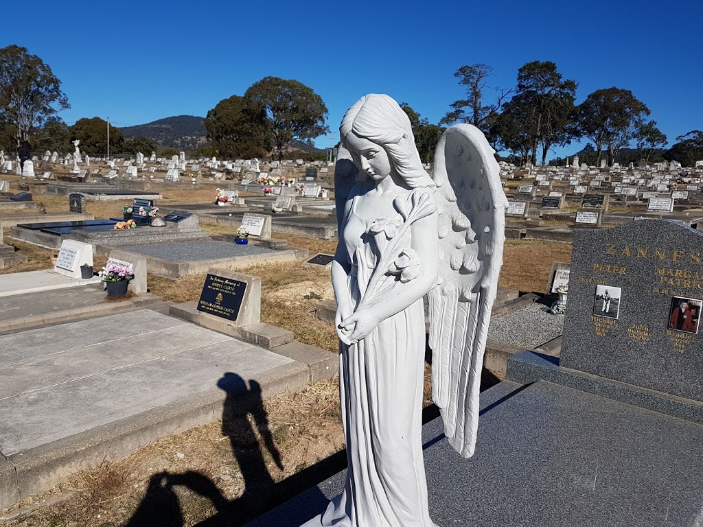 Tenterfield Cemetery | LOT 7046 Western St, Tenterfield NSW 2372, Australia | Phone: (02) 6736 6000