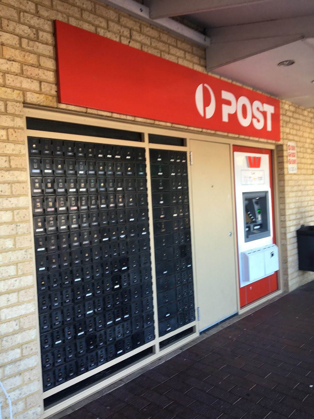 Australia Post | post office | Quinns Rock Shopping Centre, shop 4/121 Quinns Rd, Quinns Rocks WA 6030, Australia | 0862016852 OR +61 8 6201 6852