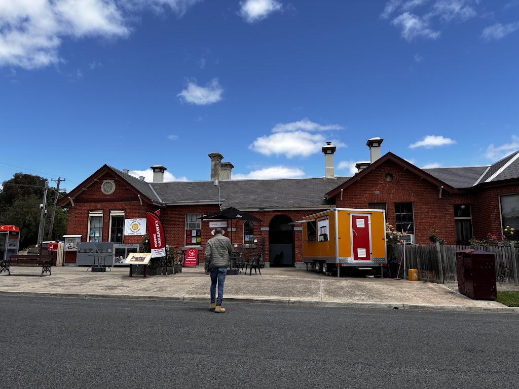Talbot Lpo Food truck & General store | 5 Camp St, Talbot VIC 3371, Australia | Phone: (03) 5463 2203