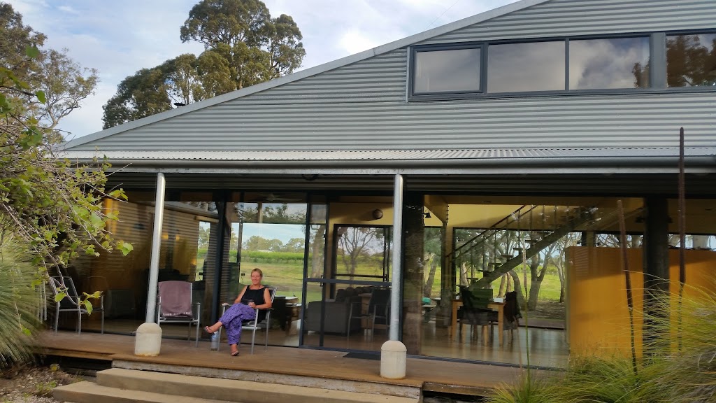 Punters Vineyard Retreat | lodging | 2220 V&a Ln, Coonawarra SA 5263, Australia | 0408816312 OR +61 408 816 312