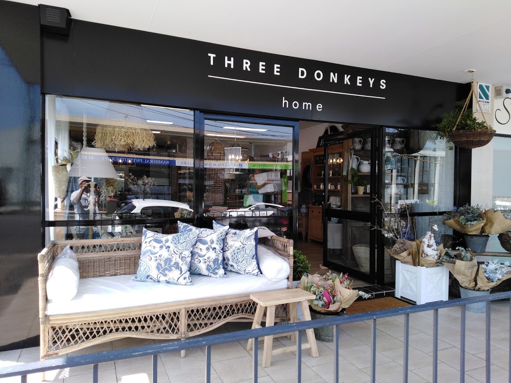 Three Donkeys Wholefood Cafe | cafe | 15/6 Ghersi Ave, Wamberal NSW 2260, Australia | 0243398052 OR +61 2 4339 8052