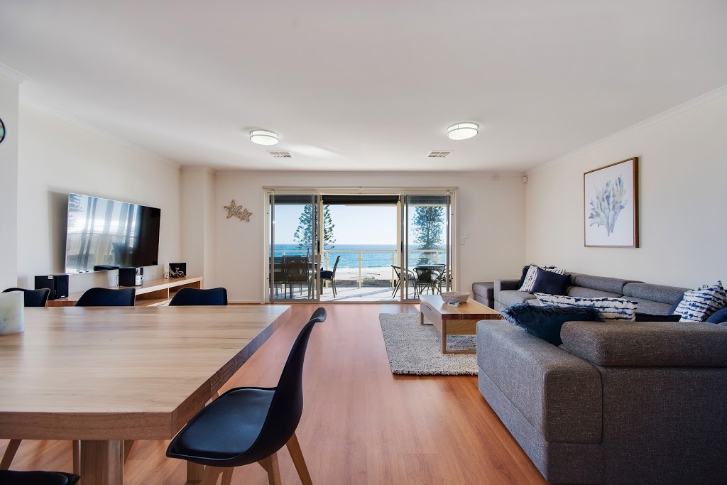 Splendour on Esplanade | 2 Esplanade, Christies Beach SA 5165, Australia | Phone: 0419 187 574