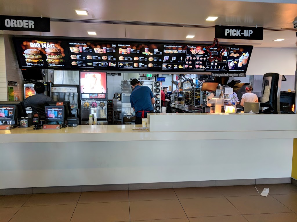 McDonalds Bathurst | meal takeaway | 69-71 Durham St, Bathurst NSW 2795, Australia | 0263321588 OR +61 2 6332 1588