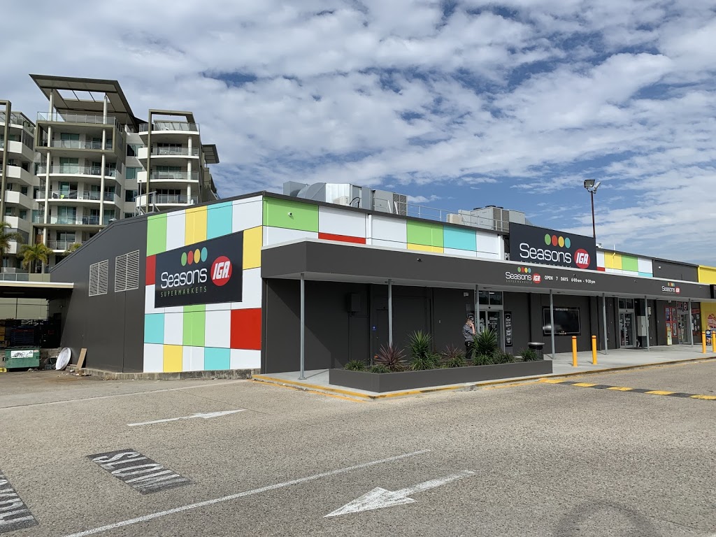 Sign writing Fabricated shopping centre pylon signs | 9/16 Mahogany Ct, Willawong QLD 4110, Australia