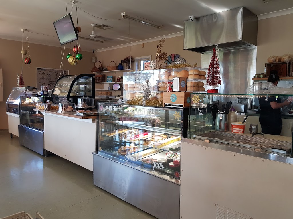 Pig & Pie Bakery | cafe | 57 Mortlake Rd, Warrnambool VIC 3280, Australia | 0355620039 OR +61 3 5562 0039