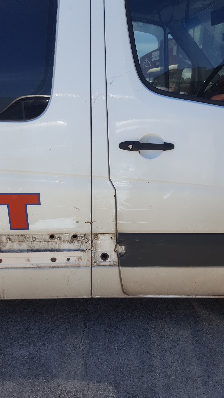 Just Trucks Smash Repairs | car repair | 2/2-8 Westwood Dr, Ravenhall VIC 3023, Australia | 0393636664 OR +61 3 9363 6664