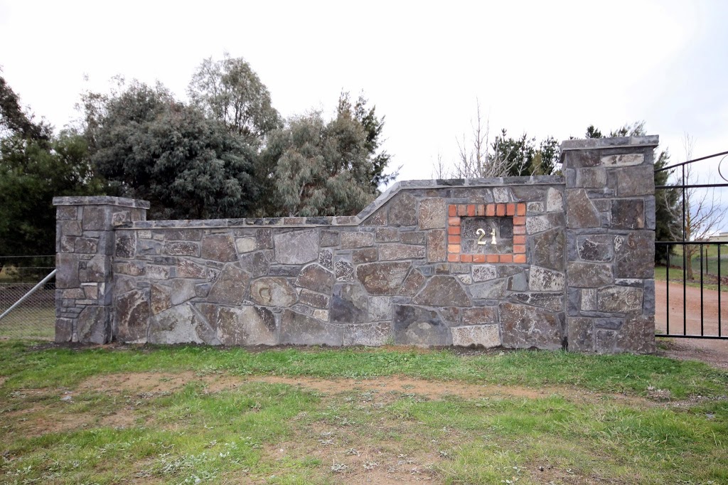 Stonemad Stonemasons | cemetery | 90 Chuculba Cres, Giralang ACT 2617, Australia | 0415720726 OR +61 415 720 726