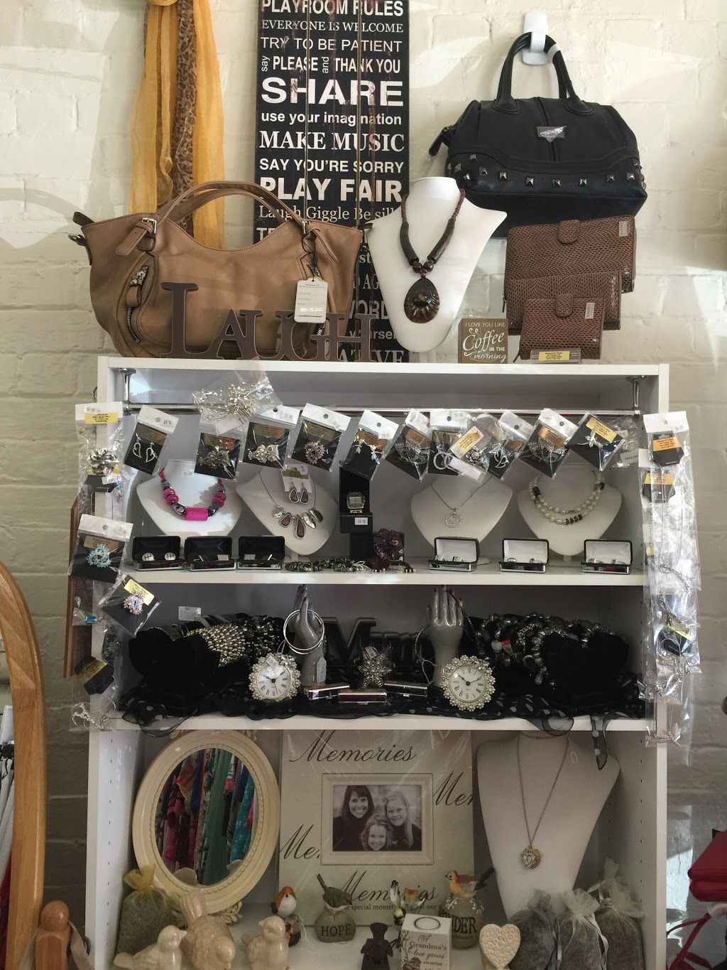 Margarets handbags and ladies wear | store | 65 Comur St, Yass NSW 2582, Australia | 0419160416 OR +61 419 160 416