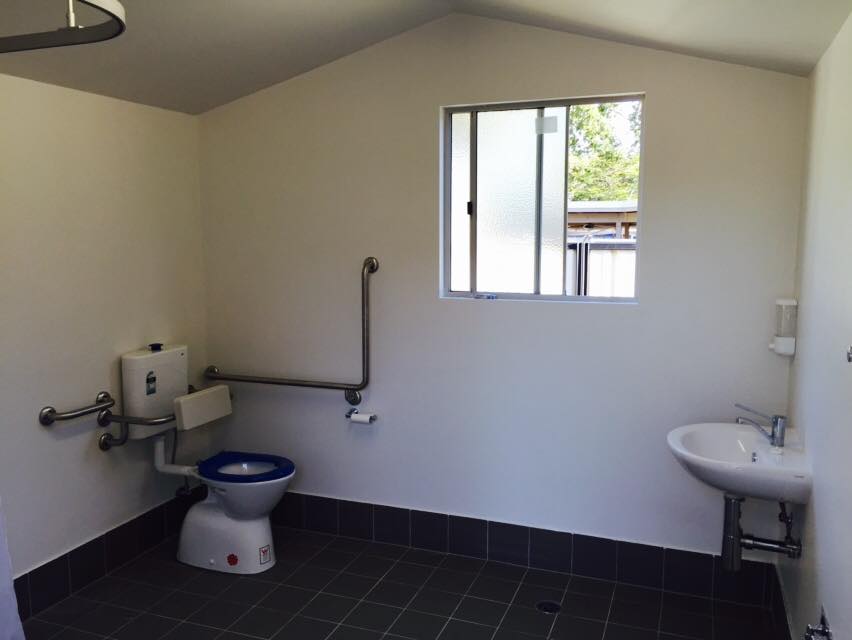 Budget Bathrooms | 31-35 Mecklem Ct, Ningi QLD 4511, Australia | Phone: 0421 874 096