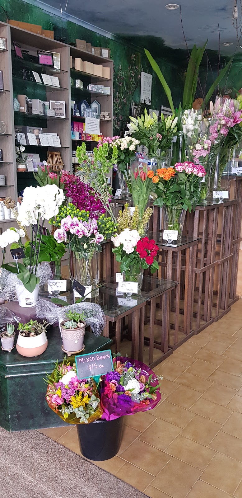 Rainflorist | florist | 1/20-24 Chute St, Diamond Creek VIC 3089, Australia | 0394385565 OR +61 3 9438 5565