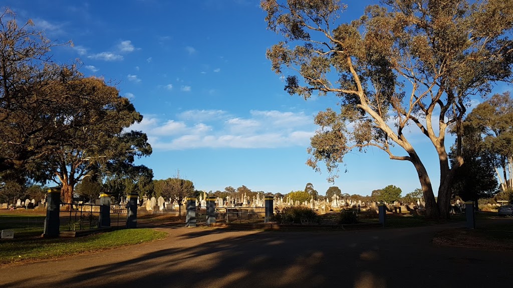 Cootamundra Cemetery | Olympic Hwy, Cootamundra NSW 2590, Australia