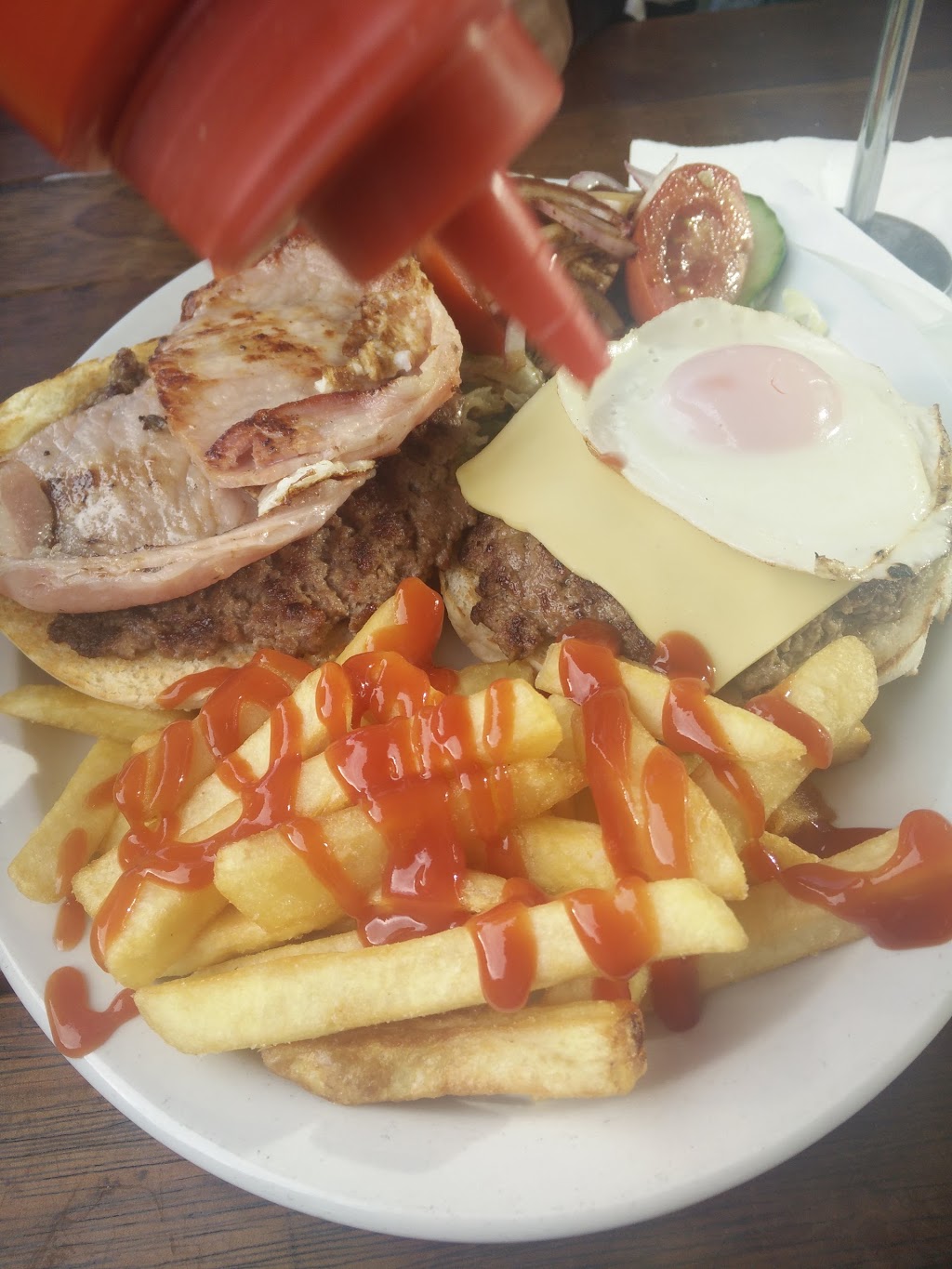 Dannys Burgers | restaurant | 360 St Georges Rd, Melbourne VIC 3068, Australia | 0394815847 OR +61 3 9481 5847