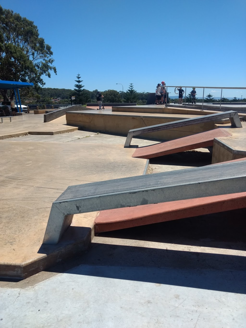 Shellharbour Skate Park | school | Shellharbour Rd, Shellharbour NSW 2529, Australia | 0242216111 OR +61 2 4221 6111