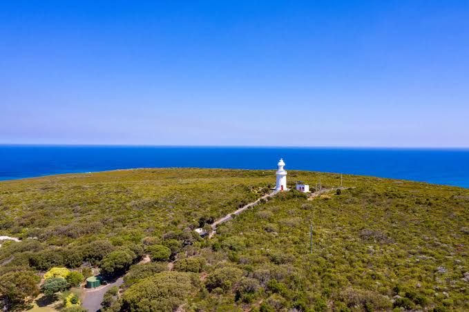 Cape Naturaliste Lighthouse | tourist attraction | Leeuwin-Naturaliste National Park, 1267 Cape Naturaliste Rd, Naturaliste WA 6281, Australia | 0897577411 OR +61 8 9757 7411