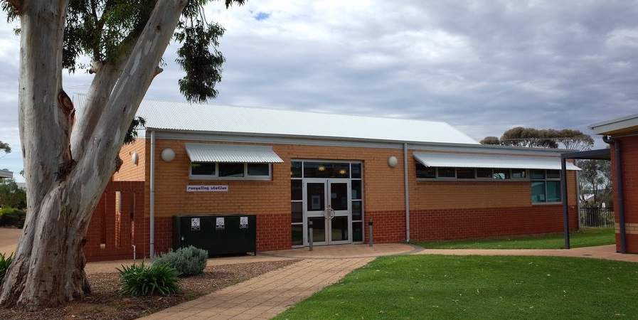 Mannum School & Community Library | library | 49 Walker Ave, Mannum SA 5238, Australia | 0885692005 OR +61 8 8569 2005