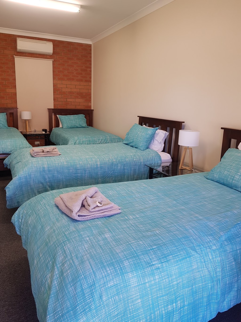 Woodstock Hotel | lodging | 33 Parkes St, Woodstock NSW 2793, Australia | 0263450262 OR +61 2 6345 0262