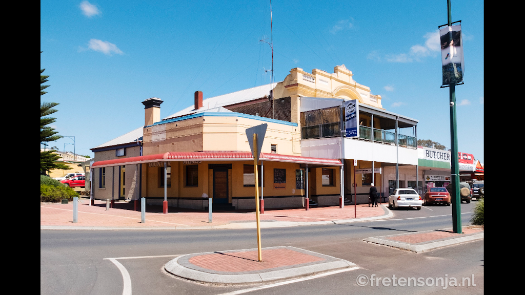 Mount Barker Hotel and Lowood Bistro | meal takeaway | 39 Lowood Rd, Mount Barker WA 6324, Australia | 0898511477 OR +61 8 9851 1477