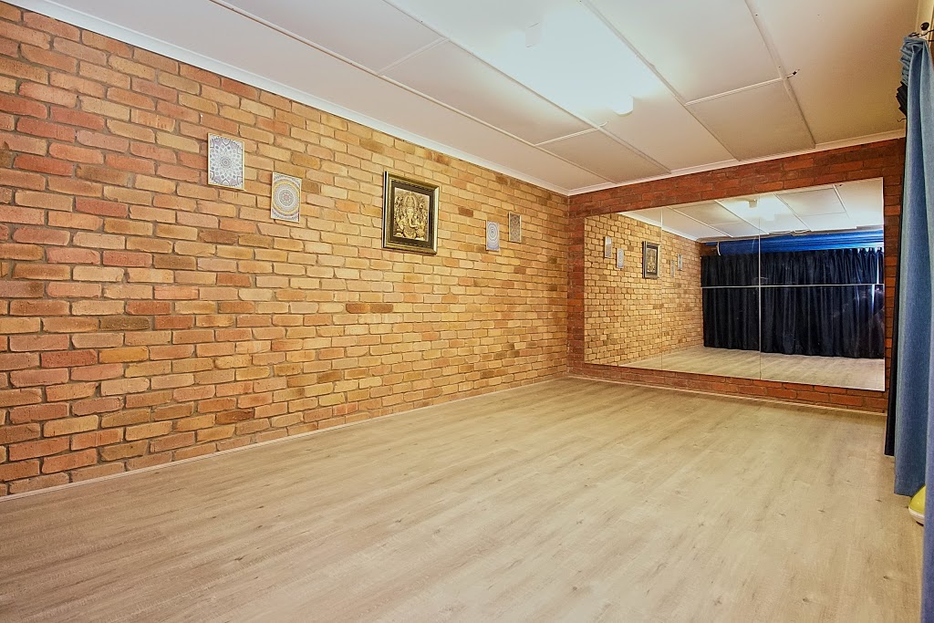 The Hot Yoga Garage | gym | 2/46 Warringa Dr, Bilambil Heights NSW 2486, Australia | 0422961217 OR +61 422 961 217