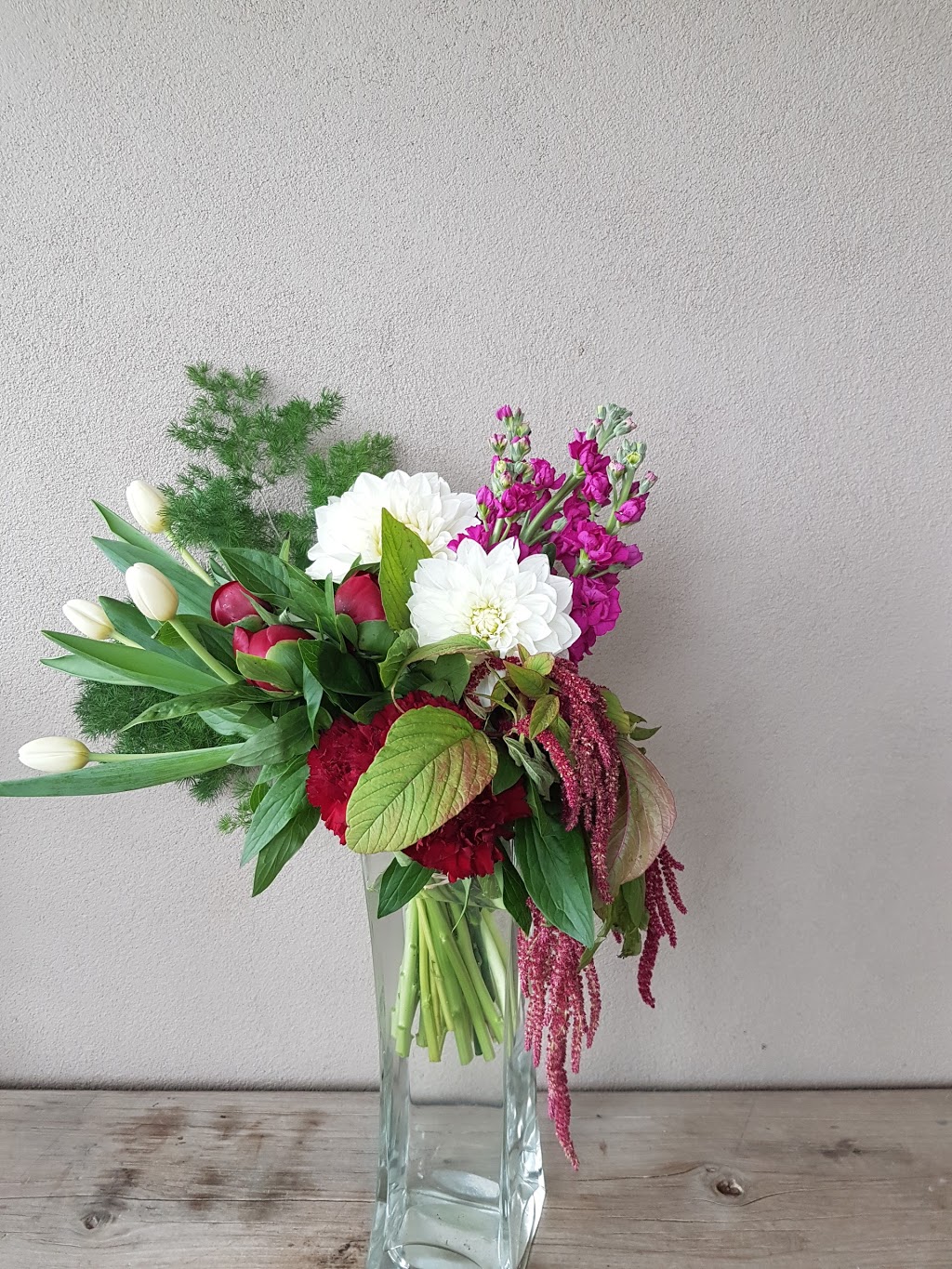 Finley Flowers Wren Floralista | 1 Malone Mews, Finley NSW 2713, Australia | Phone: 0418 998 022