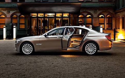 Emperor Chauffeur Services | Grevillea St, Craigieburn VIC 3064, Australia | Phone: 0424 311 795