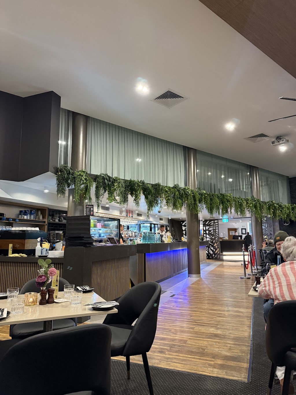Saltbush Bar & Grill | 2 Martin St, Ballina NSW 2478, Australia | Phone: (02) 6618 1188