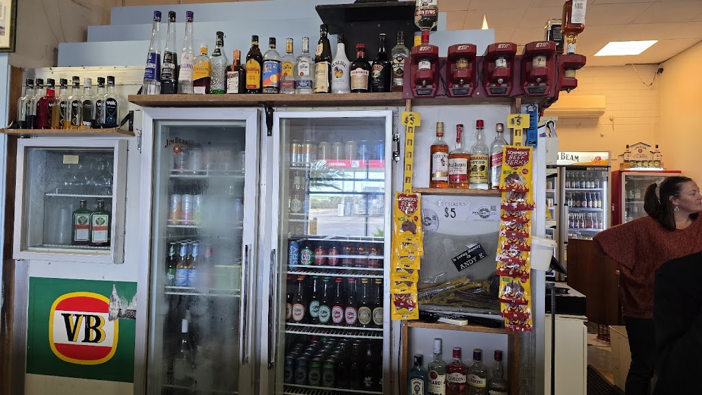 Penong Hotel | Eyre Hwy, Penong SA 5690, Australia | Phone: (08) 8625 1050