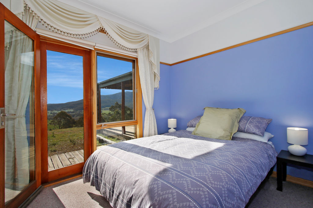 Quins Gap Private Retreat | lodging | 93 Quins Gap Rd, Bright VIC 3741, Australia | 0357552275 OR +61 3 5755 2275
