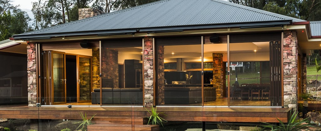 Freedom Retractable Screens Display | 17 Murray Dwyer Cct, Mayfield West NSW 2304, Australia | Phone: 1300 727 336