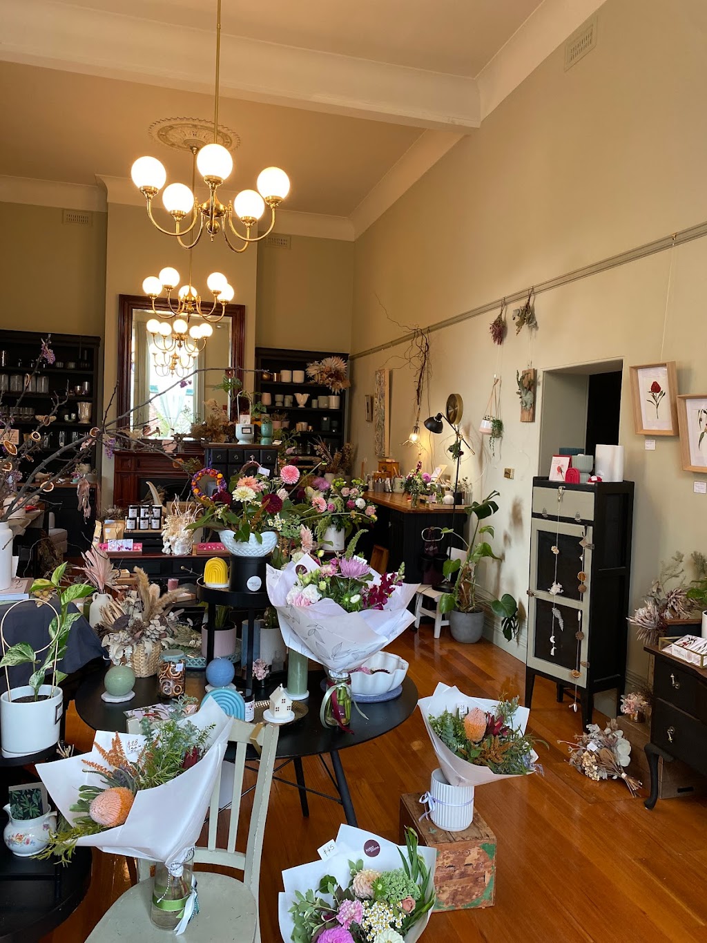 Juniper and Stone Florist | private Studio, Yackandandah VIC 3749, Australia | Phone: 0413 078 217