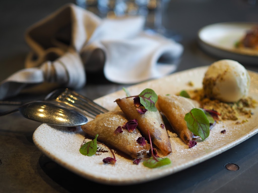 Leos by Night | 3020 Old Hume Hwy, Berrima NSW 2577, Australia | Phone: (02) 4868 8788