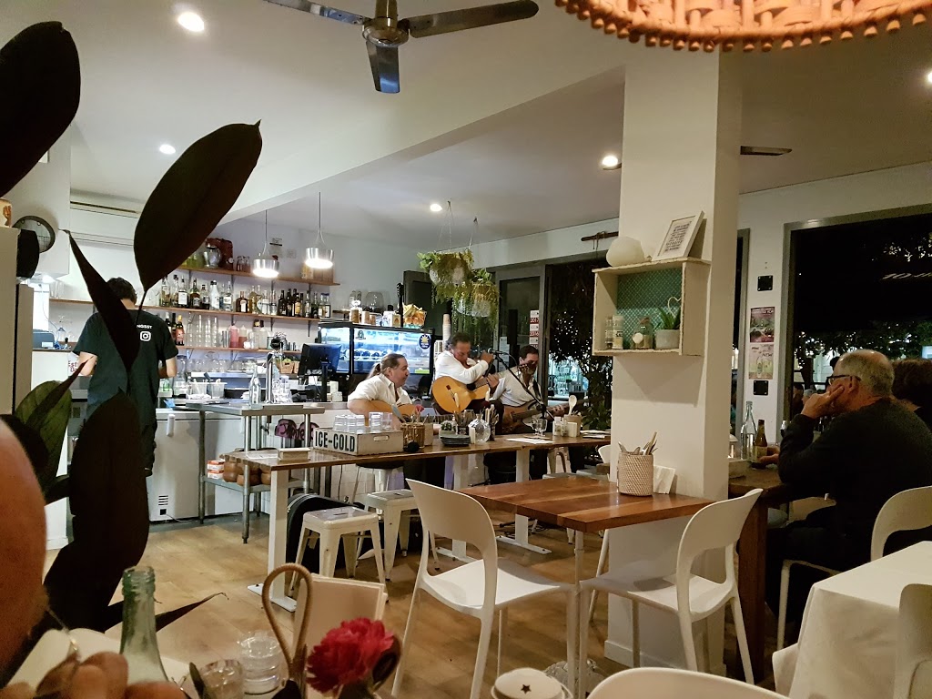 10 Hastings Boutique Motel & Cafe | cafe | 10 Hastings St, Noosa Heads QLD 4567, Australia | 1300130698 OR +61 1300 130 698