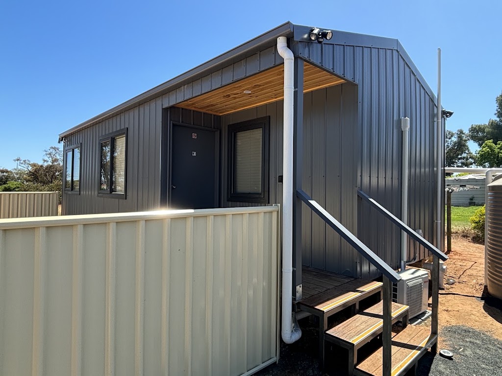 Woomelang Cabin Stay | 3 Myall St, Woomelang VIC 3485, Australia | Phone: 0419 977 858