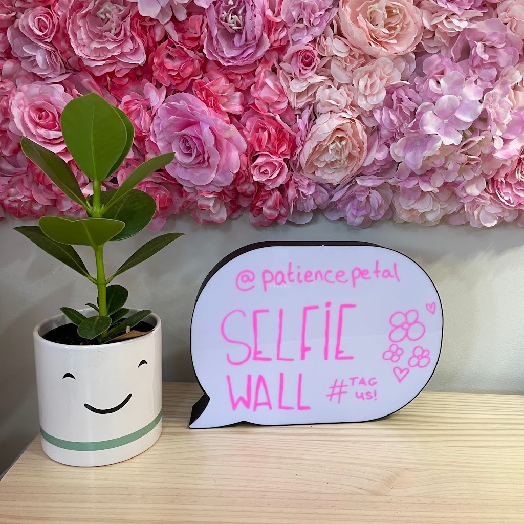 Patience Petal | 88 Bell St, Penshurst VIC 3289, Australia | Phone: (03) 5576 7279