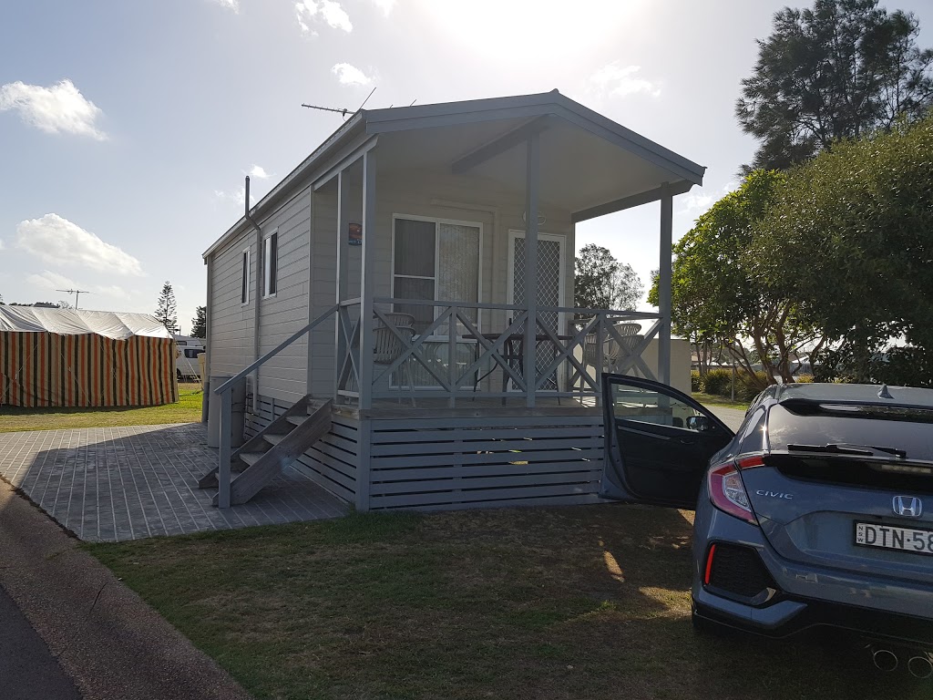 Belmont Lakeside Holiday Park | 24 Paley Cres, Belmont South NSW 2280, Australia | Phone: (02) 4945 4750