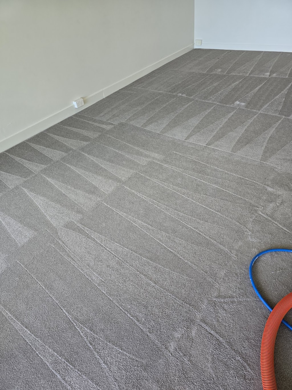 Awesome Bond & Carpet cleaning | 69 Honeysuckle Way, Calamvale QLD 4116, Australia | Phone: 0421 337 964